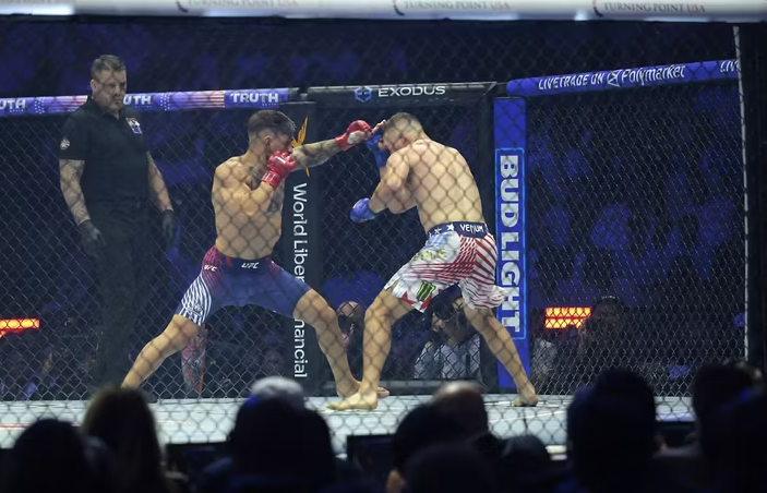 Американец Гейджи лишил Топурию чемпионского пояса в Белом доме