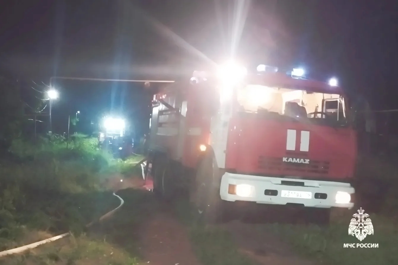 Из пожара в Татарстане спасли женщину и мужчину