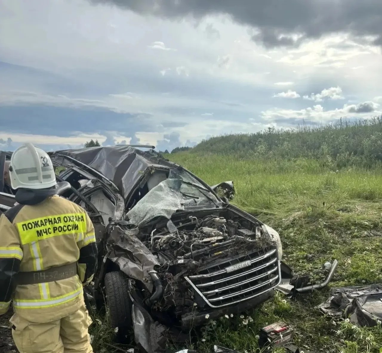 В Татарстане авто въехало в обочину и опрокинулось