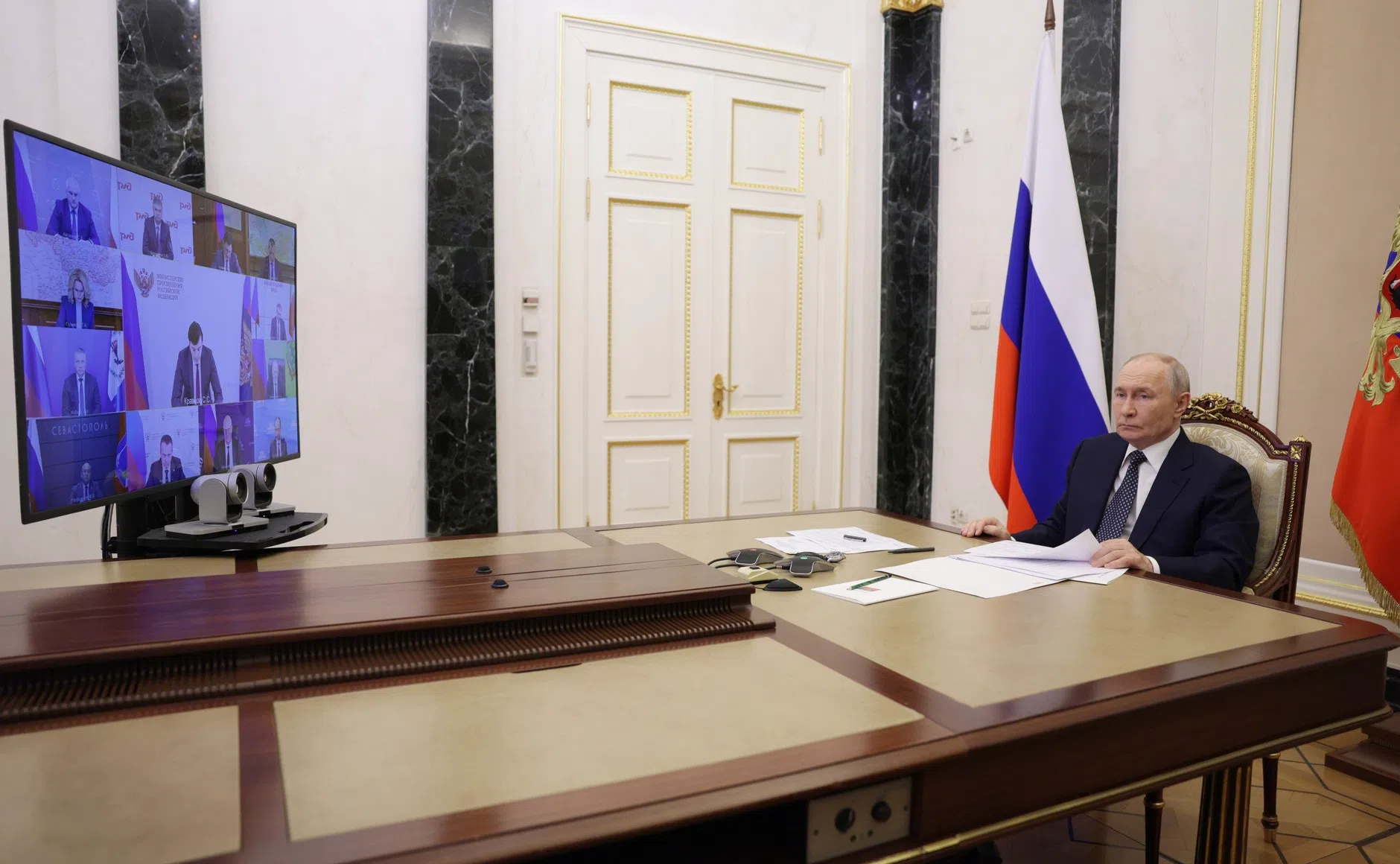 Путин о топливе: «Противник стремится нанести ущерб экономике»