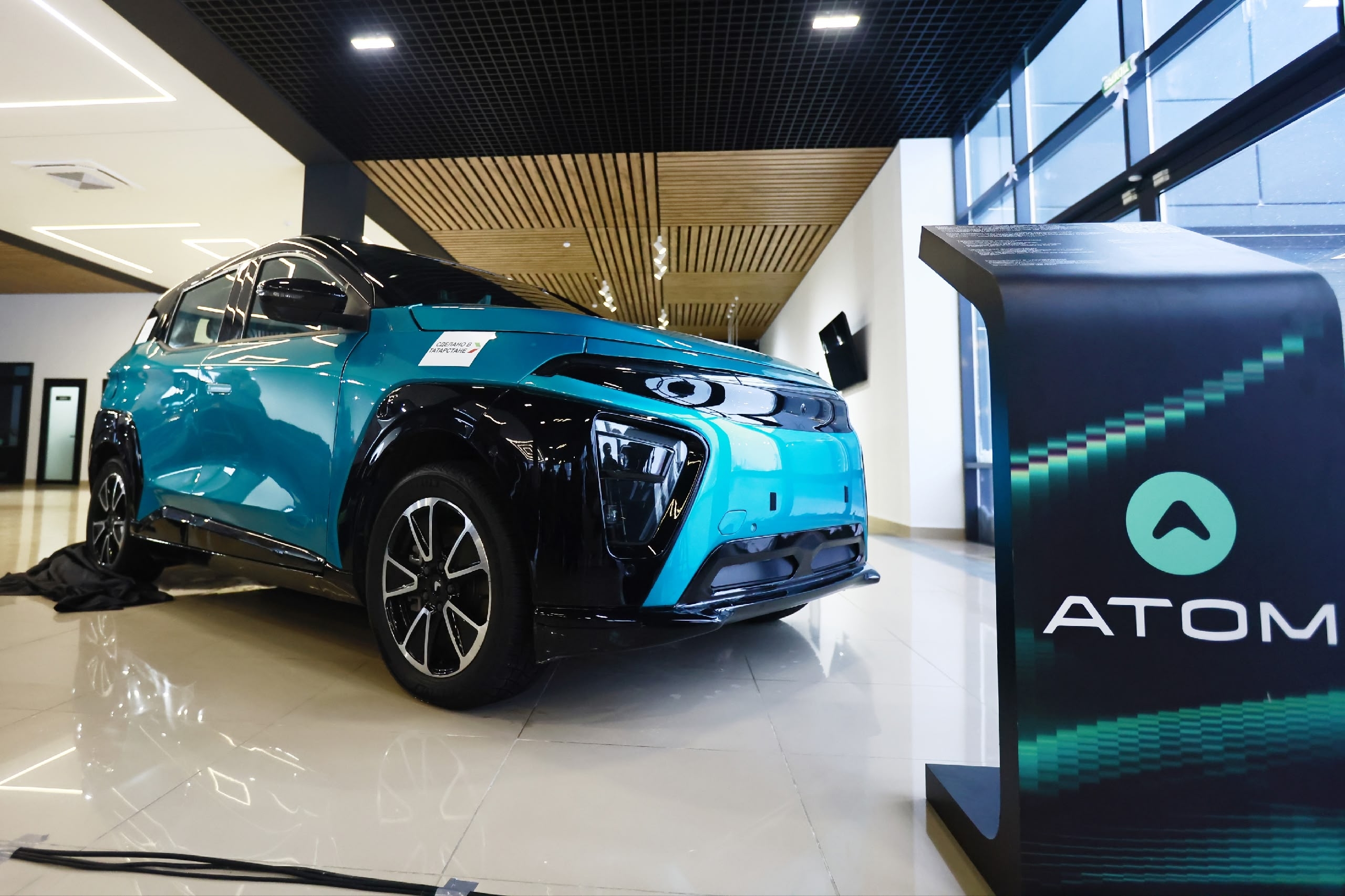 Электромобиль «Атом» включили в перечень авто для работы в такси