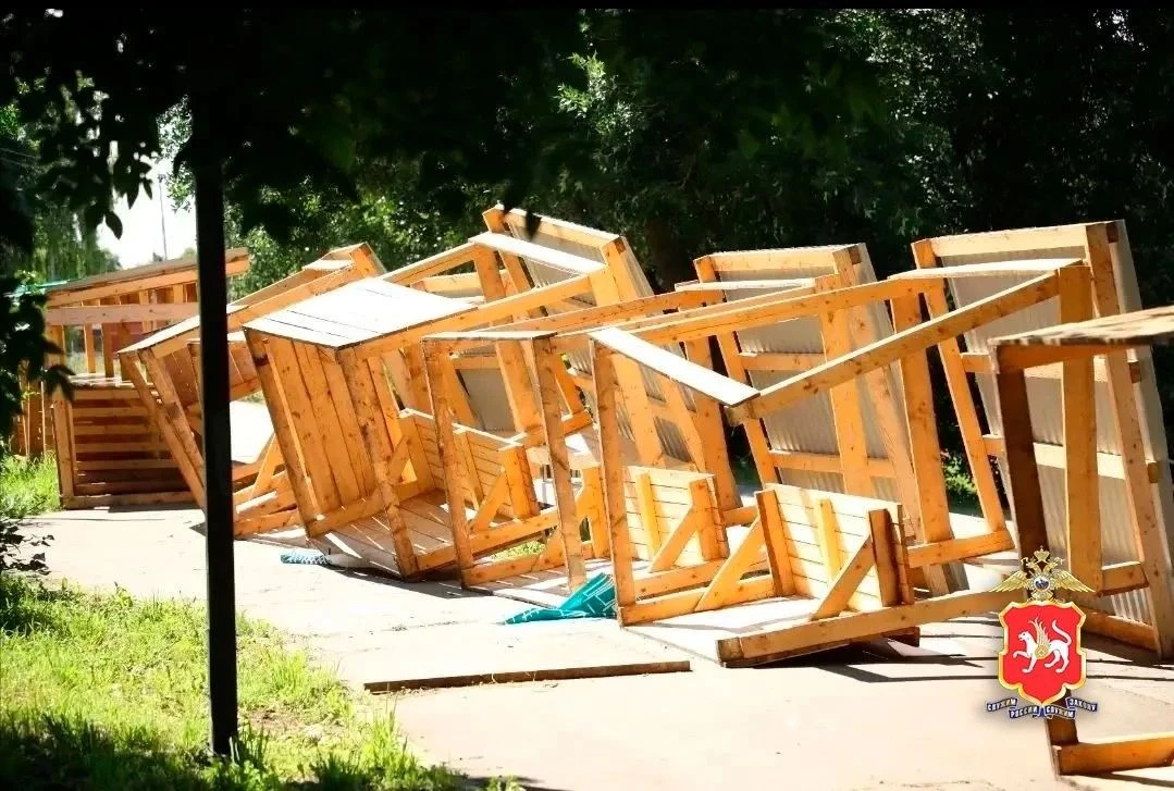 В Бугульме нашли подростков-вандалов, опрокинувших торговые павильоны