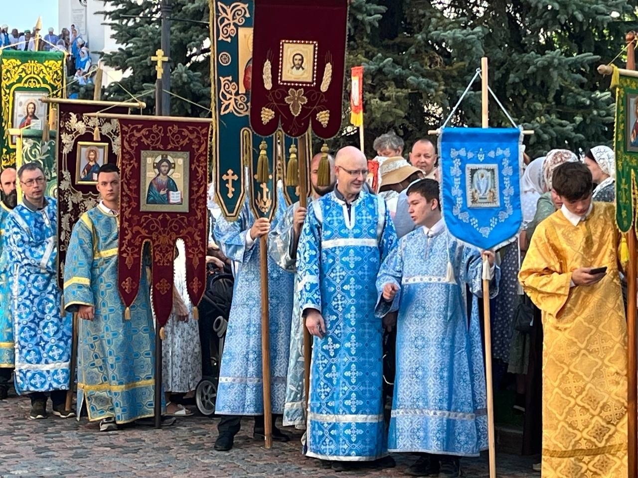 Крестный ход начался в Казани