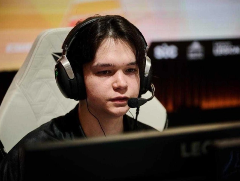 Молодой киберспортсмен из Азнакаево выиграл турнир по Dota 2 в Париже