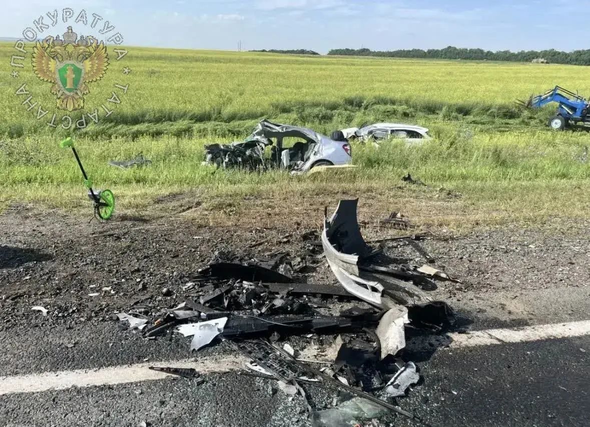 В Татарстане Kia выехал на встречку и врезался в Chevrolet, где погибли двое