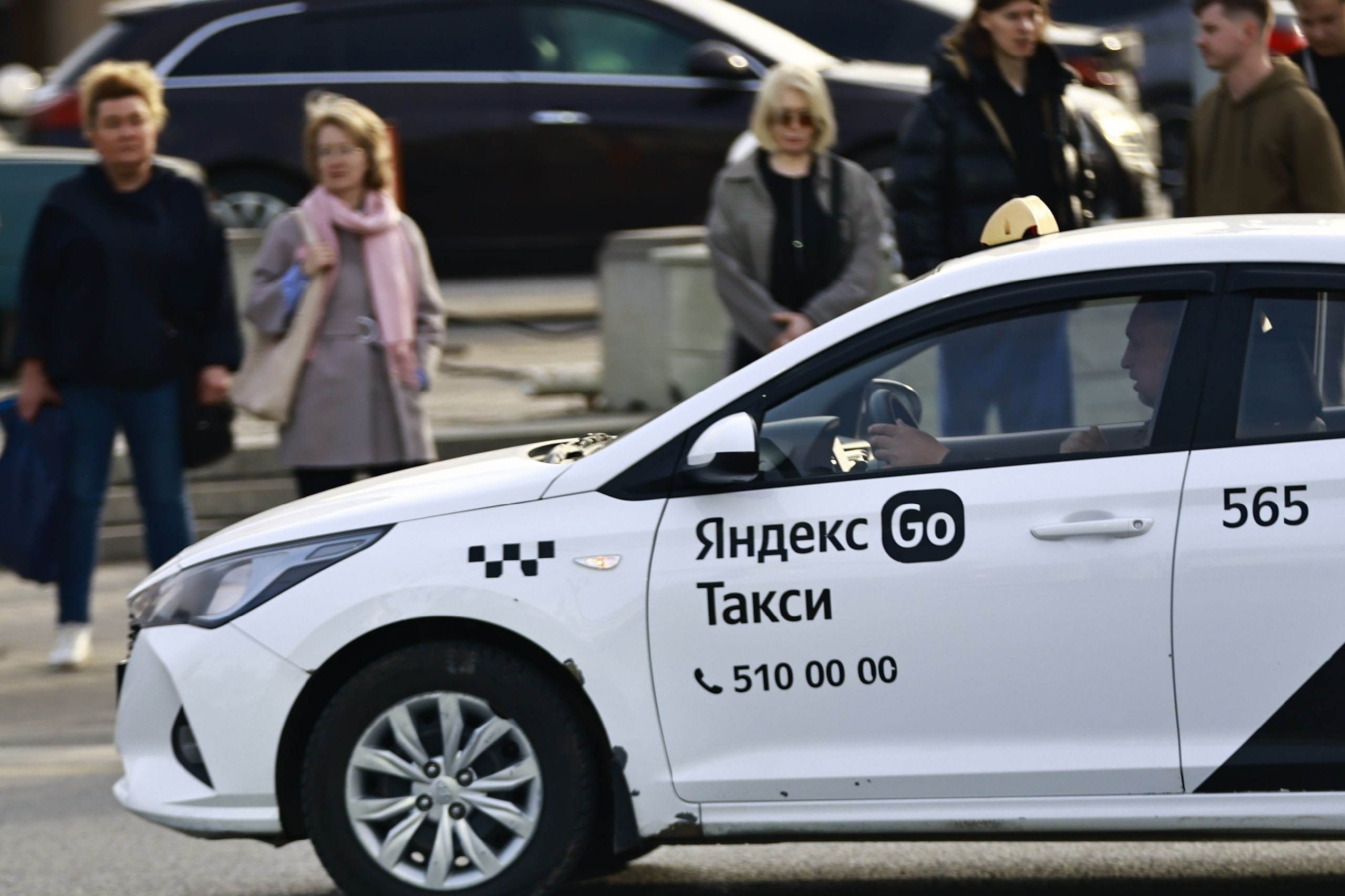 Женский тариф в такси может появиться, но будет стоить дороже обычного