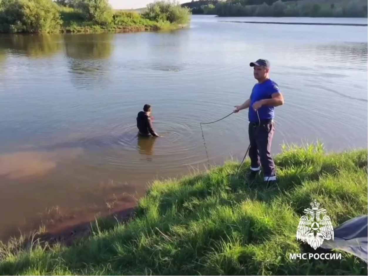Молодой мужчина утонул в запрещённом для купания пруду в Сабинском районе