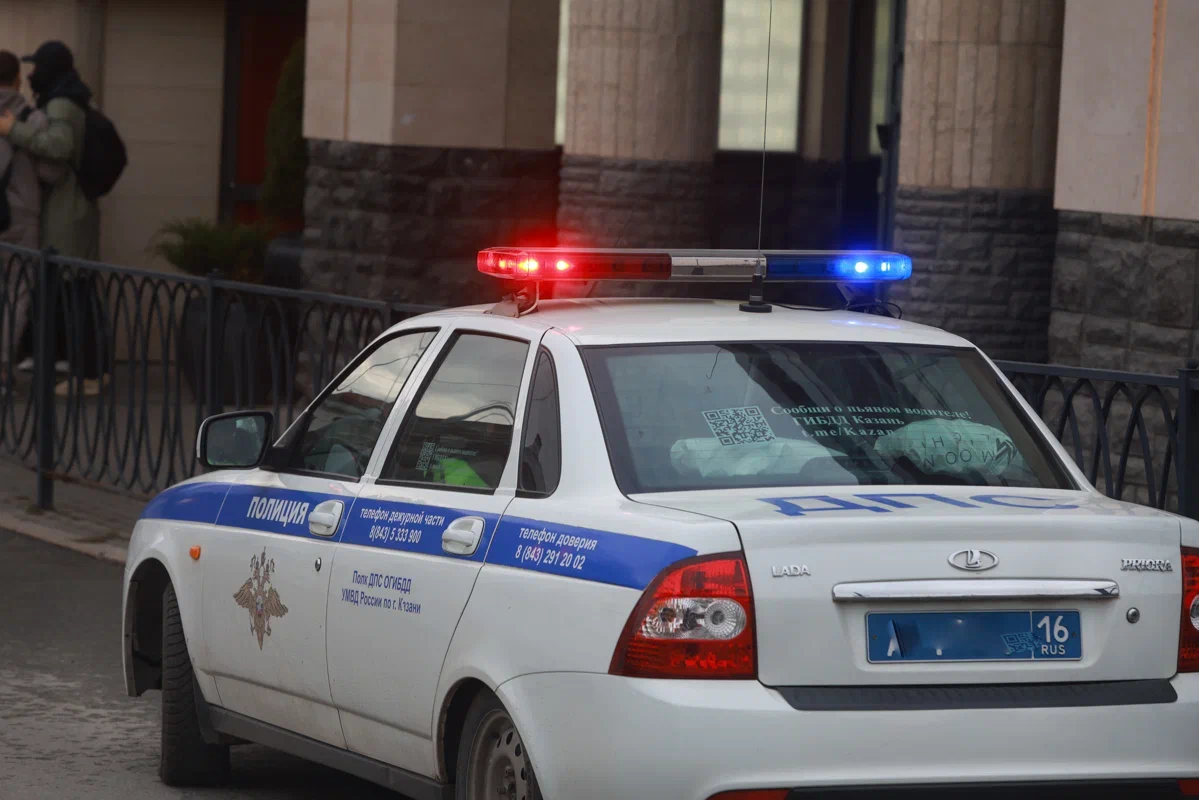 В Казани инспекторы ДПС помогли роженице добраться до РКБ по пробкам
