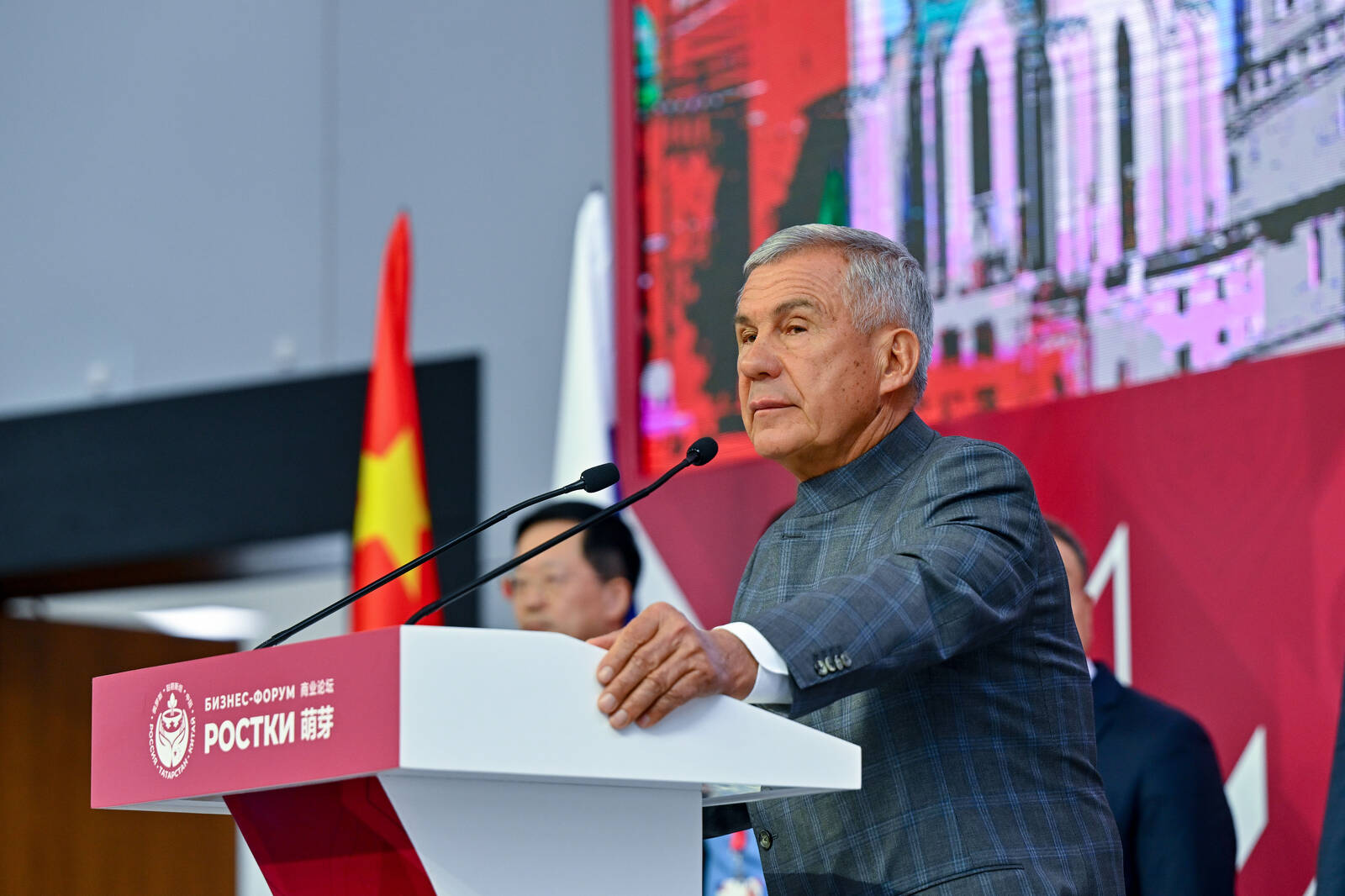 Минниханов предложил китайским партнерам создать промплощадки в Татарстане