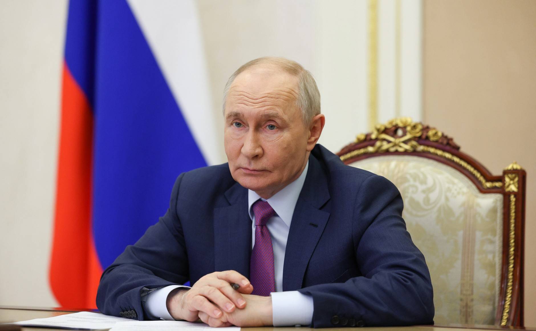 Путин поручил помочь восстановить уничтоженные ВСУ склады маркетплейса
