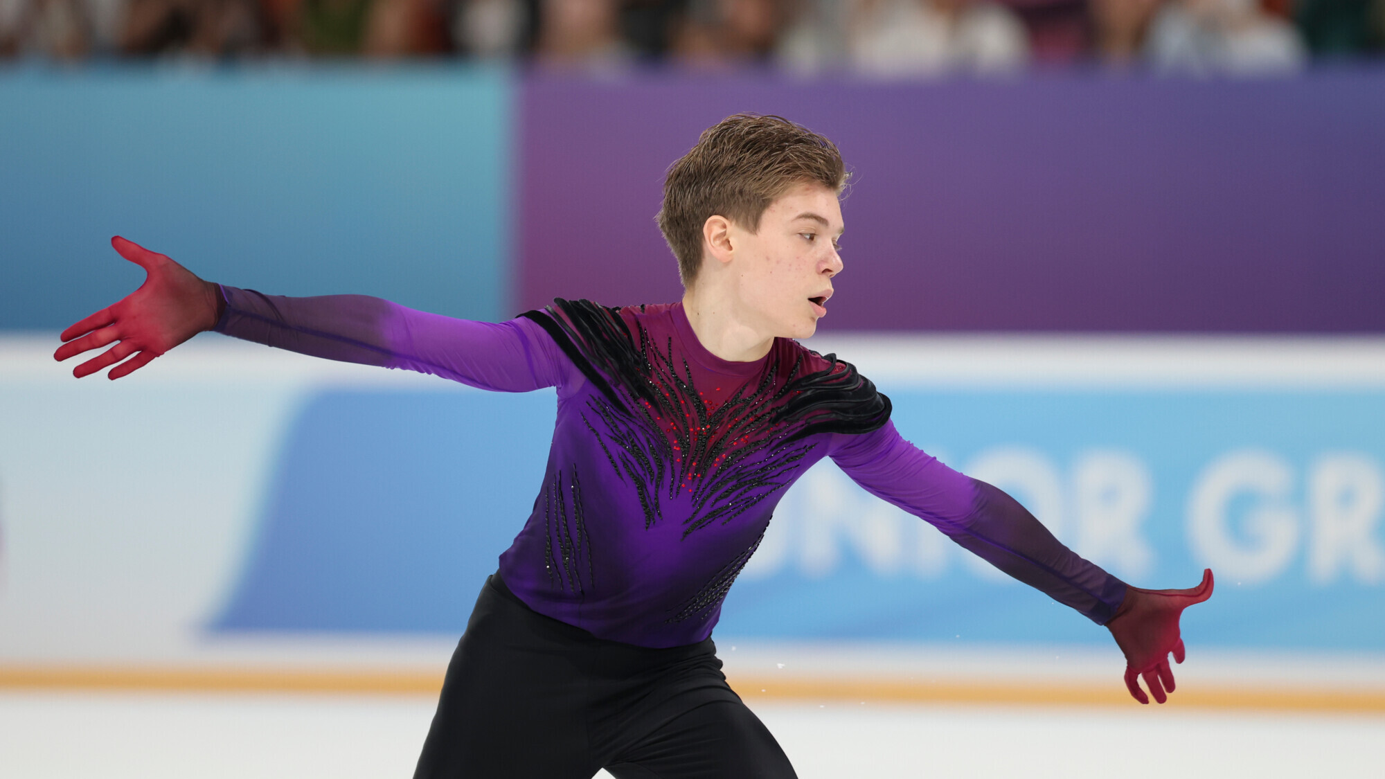 Лазарев выиграл короткую программу на Гран-при в Китае