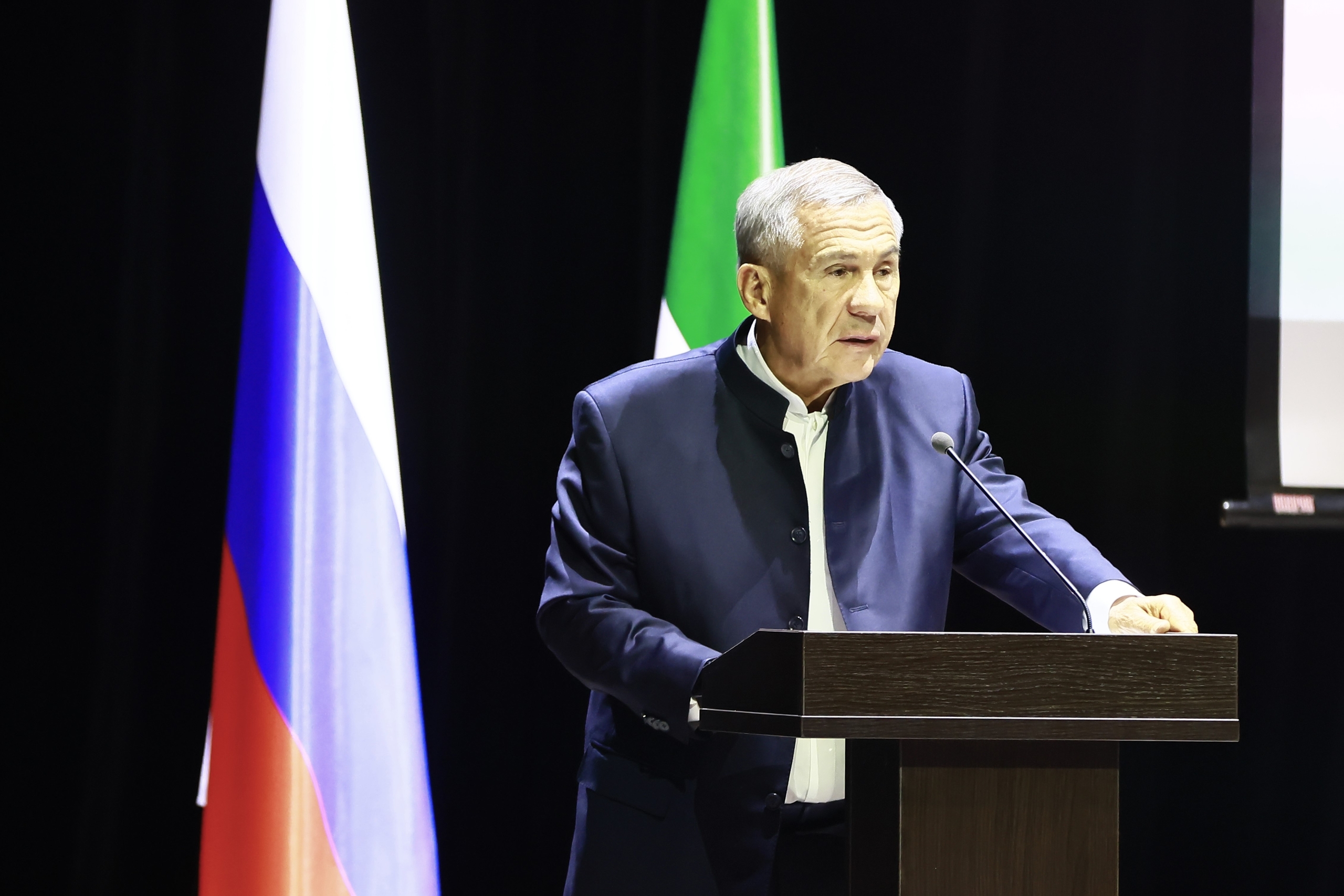 Минниханов добавил должность второго заместителя главы Минстроя Татарстана