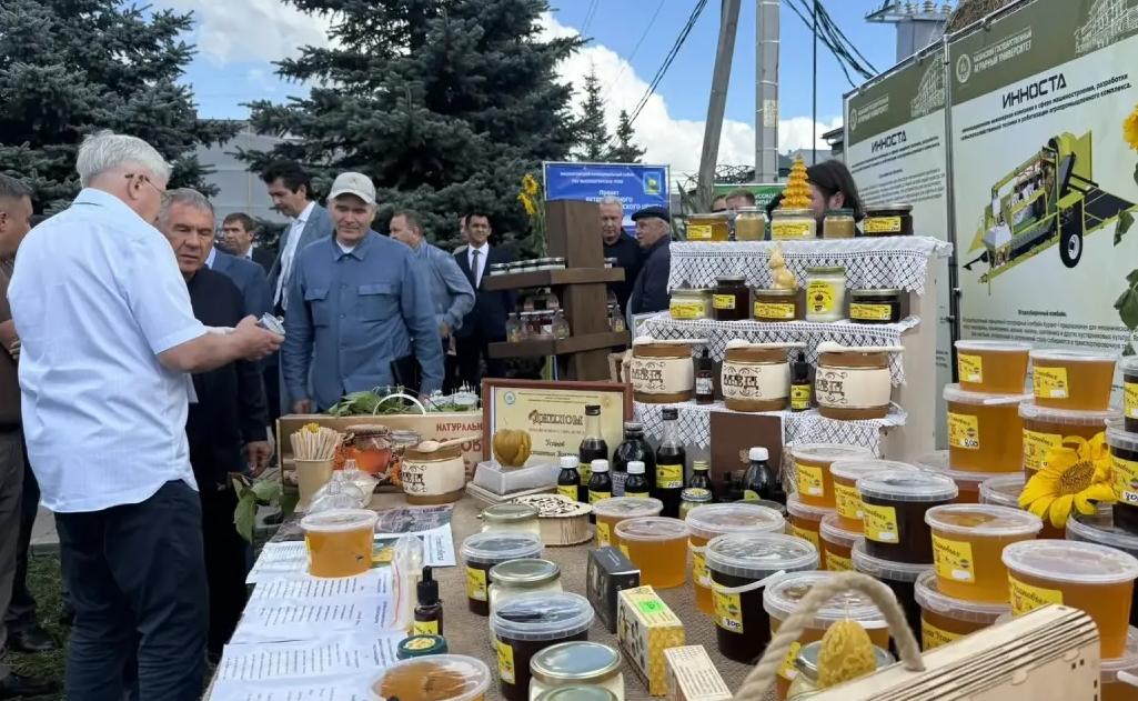 Заняться развитием рабочих мест в Высокогорском районе поручил Минниханов