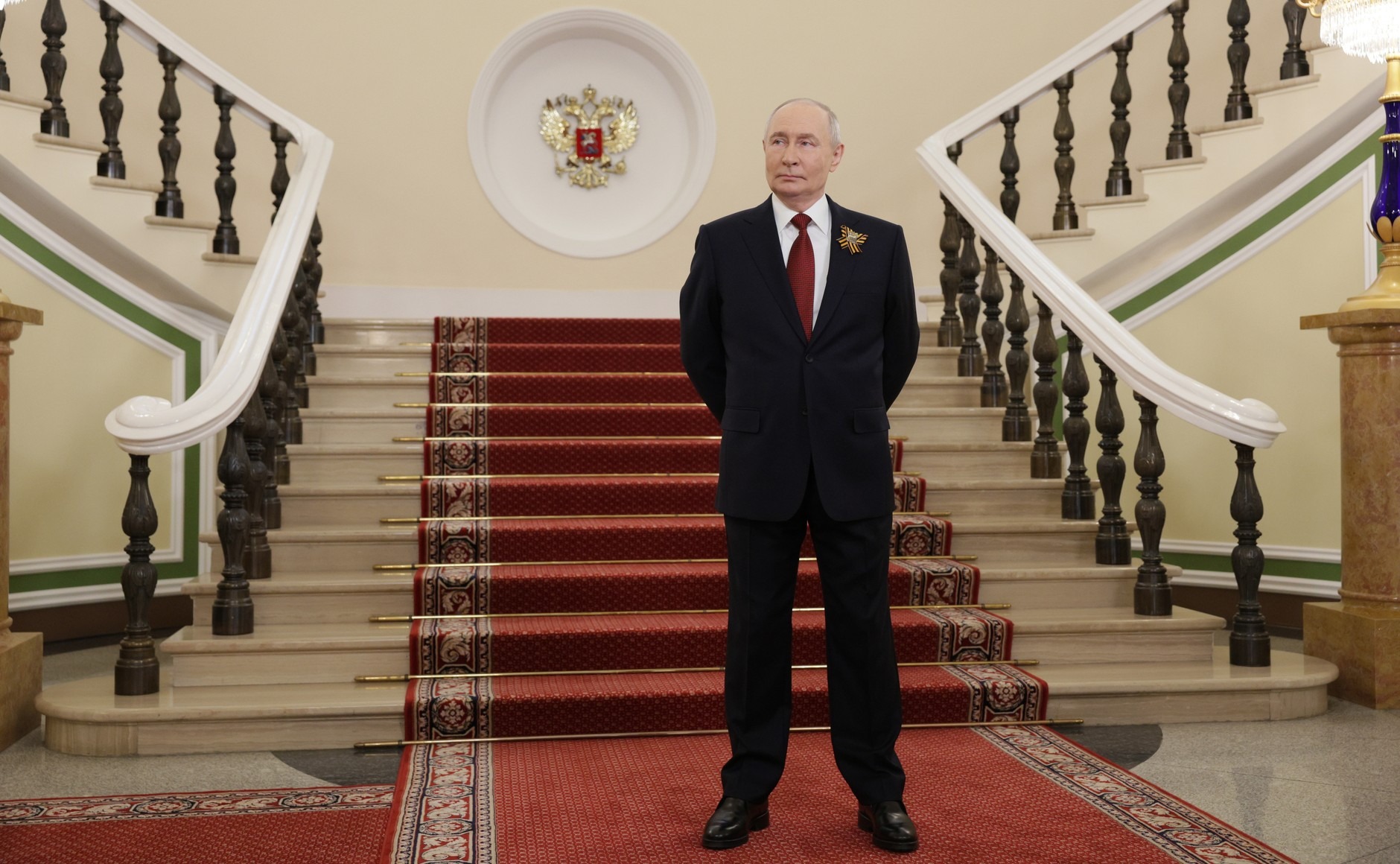 Путин наградил семь жителей Татарстана государственными наградами