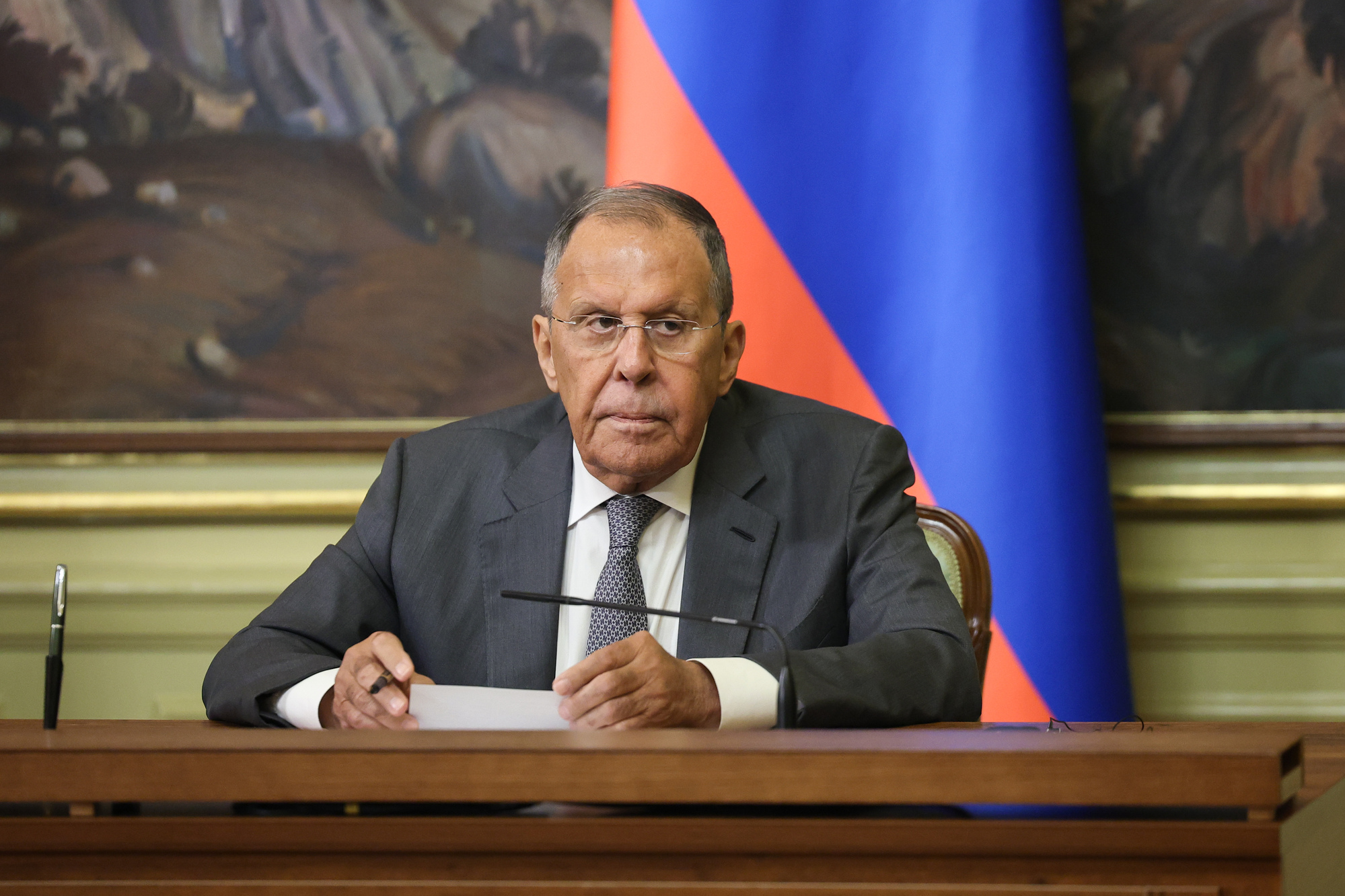 Лавров объяснил, чего добивается Киев ударами по маркетплейсам и НПЗ