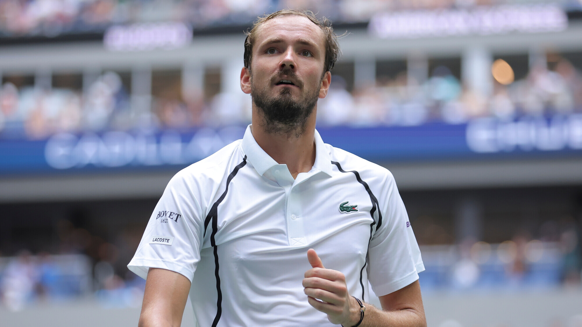 Медведев уверенно стартовал на US Open