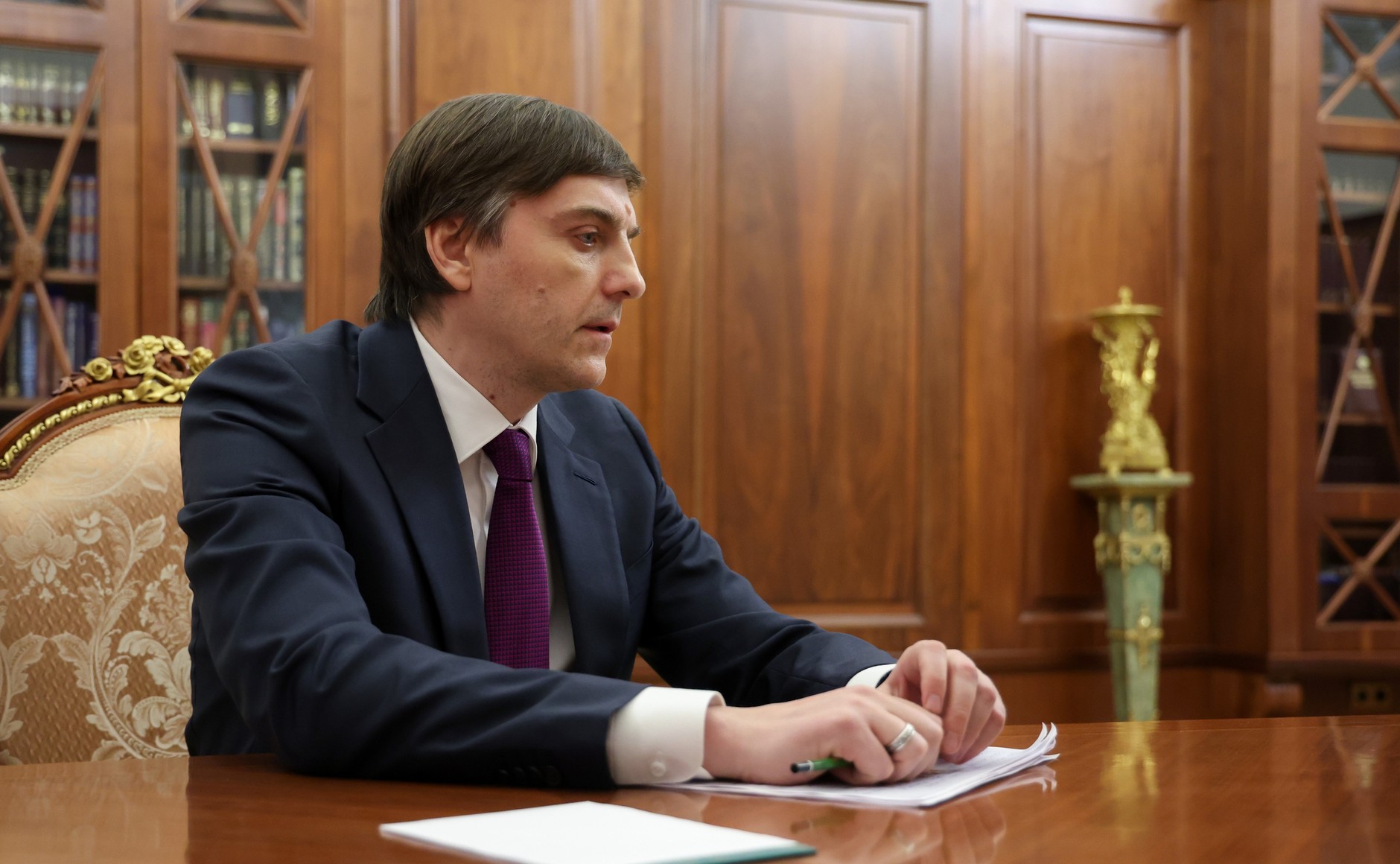 Кравцов пообещал добровольный переход школьников в 10-й класс