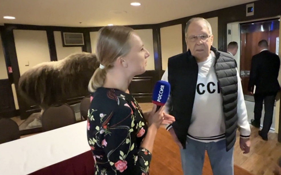 Лавров раскрыл тайну свитера «СССР», в котором приехал на саммит в Анкоридже