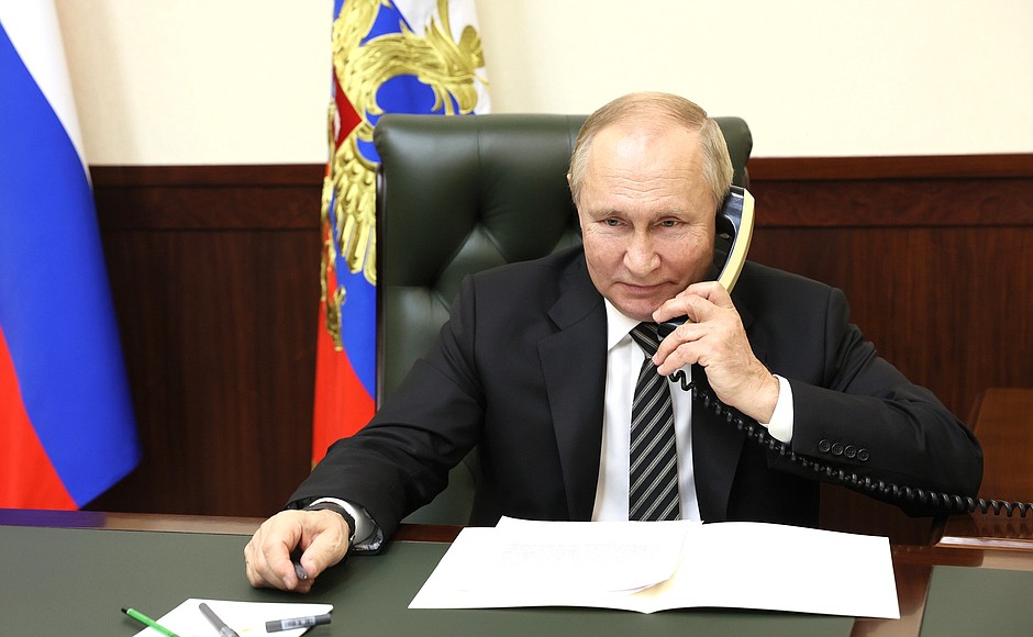 Путин и Трамп обсудили по телефону итоги визита спецпосланников США