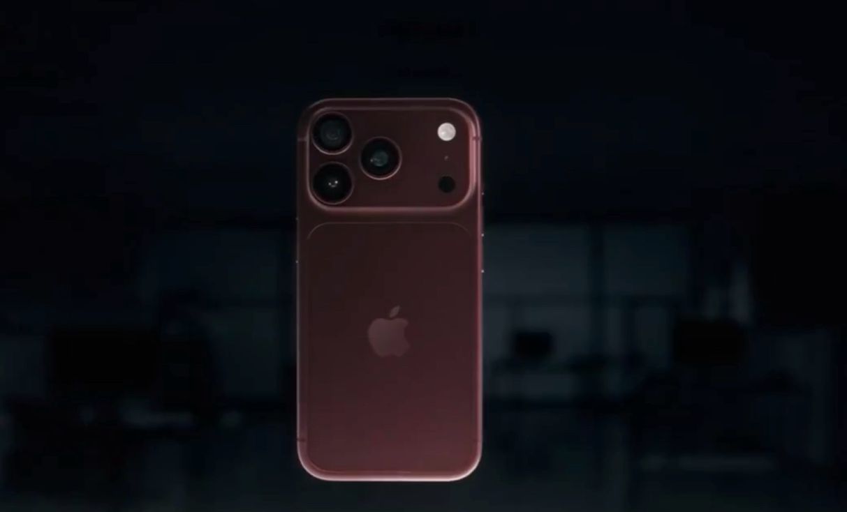 Apple представила iPhone 18 с обновленной Siri, но пока недоступной для россиян