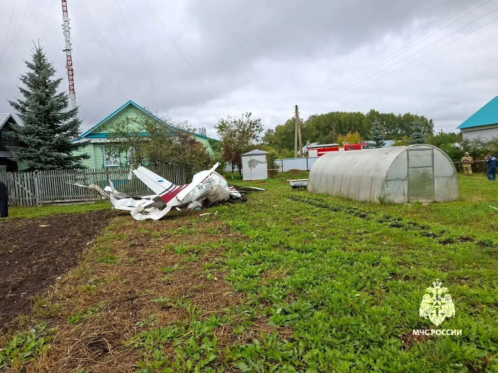 В Татарстане самолет Cessna упал в огород, пилот и пассажир погибли