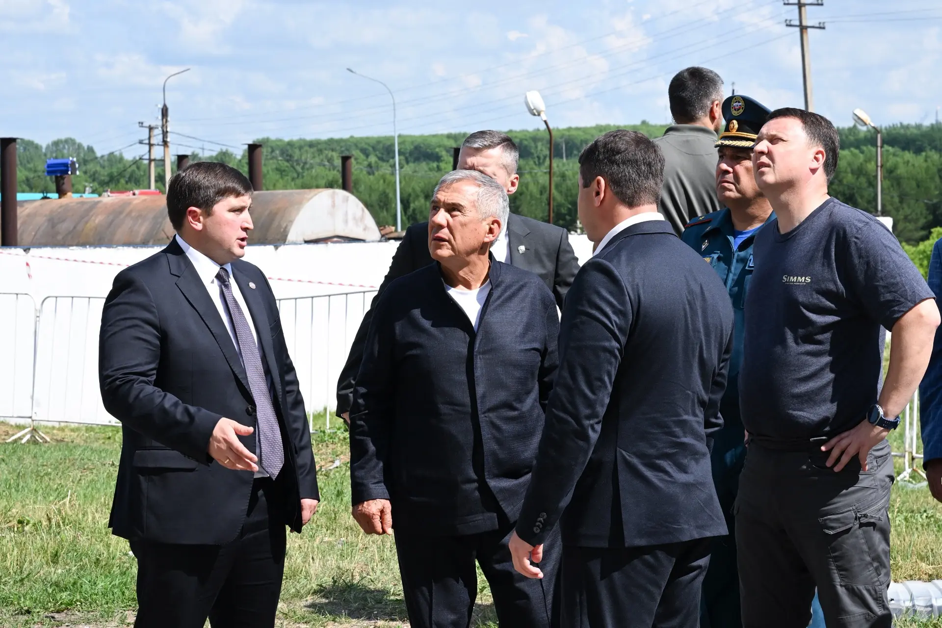 Рустам Минниханов поручил устранить последствия атаки БПЛА в Нижнекамске