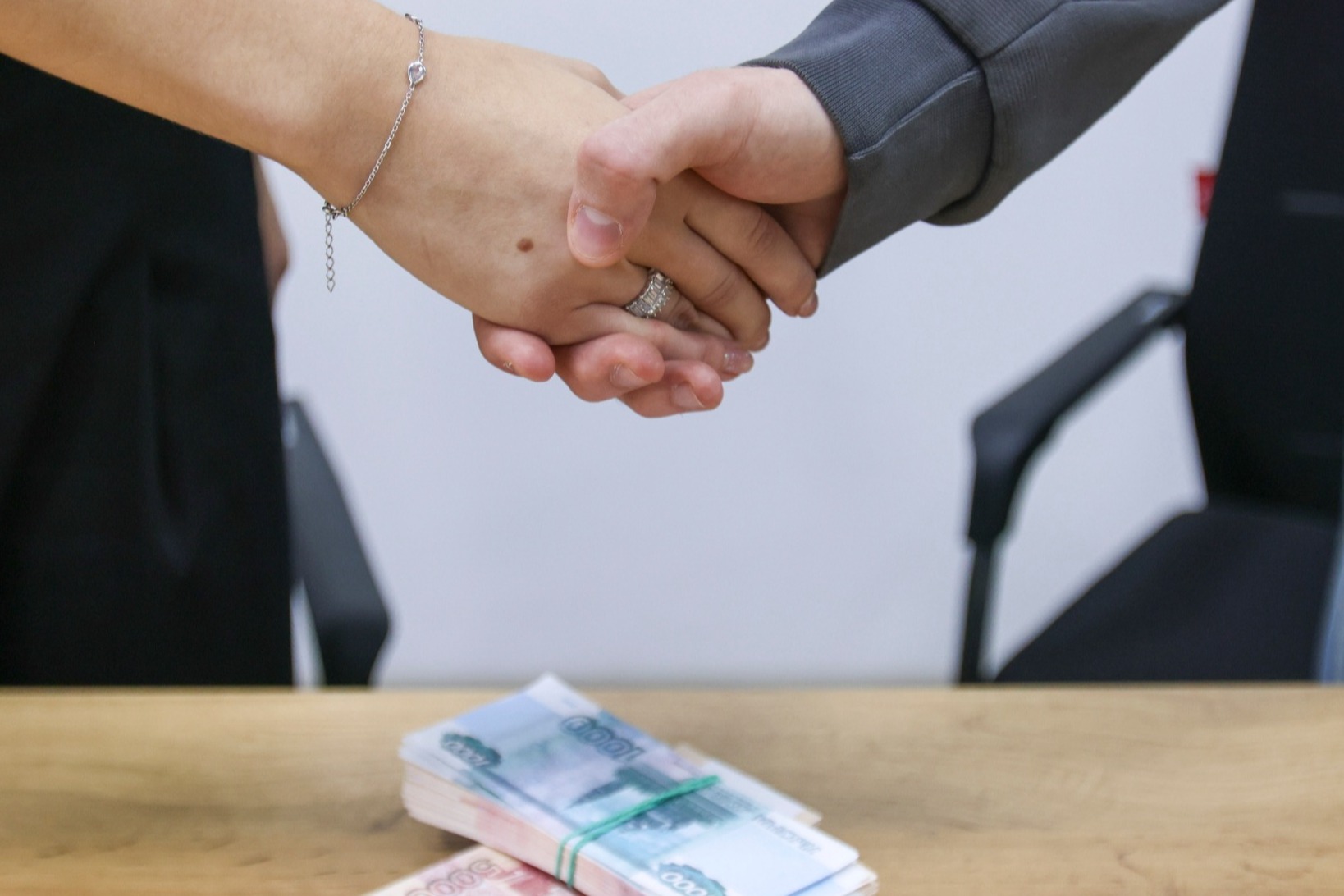 В августе россияне чаще использовали накопительные счета для хранения сбережений