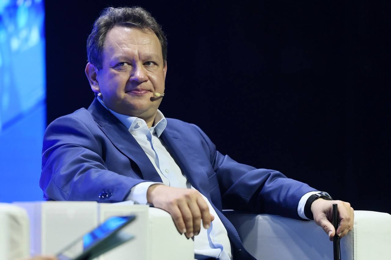 Зампред ВТБ Пьянов сделал Минфину символический подарок