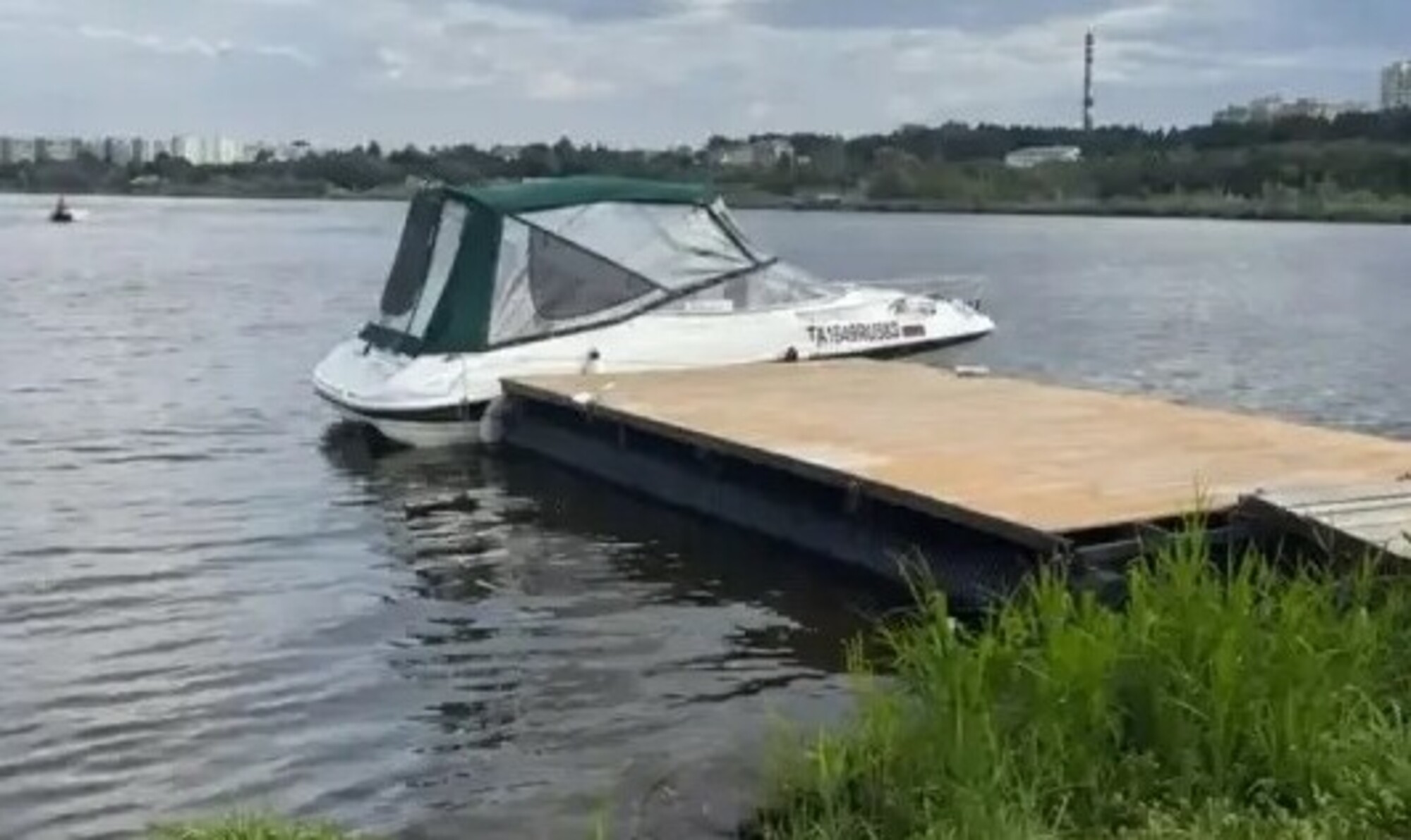 Незаконный пирс убрали на Альметьевском водохранилище
