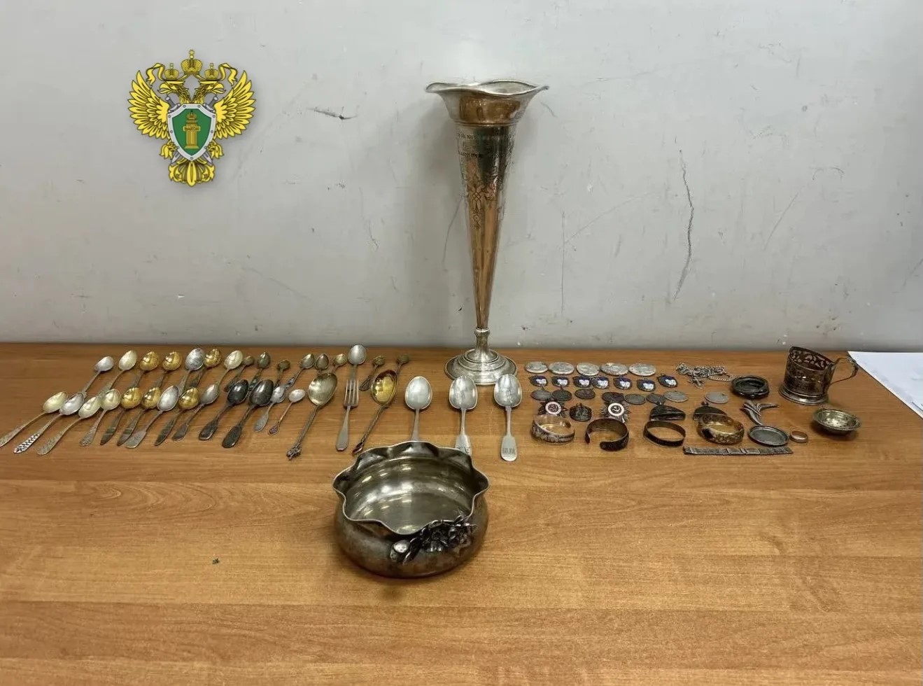 Осудили мужчину, готового вывезти в Китай из аэропорта Казани украшения на 2 млн