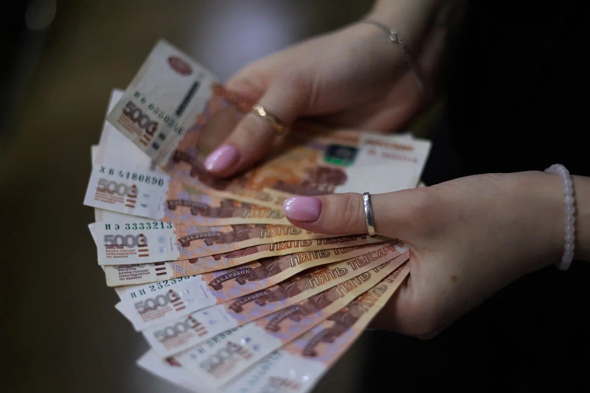 Учительница в России выиграла 10 млн рублей в лотерею, увидев победу во сне