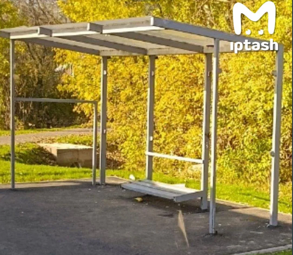 Казанцы пожаловались на остановочные скамейки, на которых невозможно сидеть