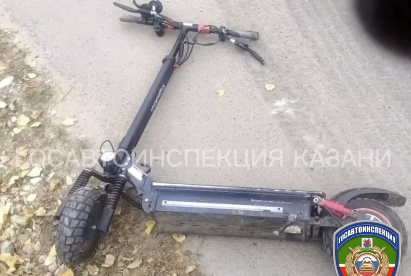 Легковушка сбила подростка на электросамокате в Казани